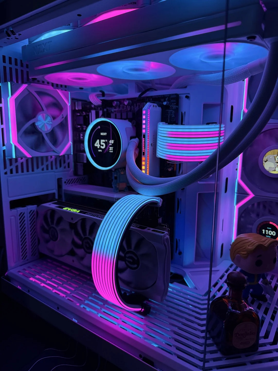 Technical workstation and build theme image